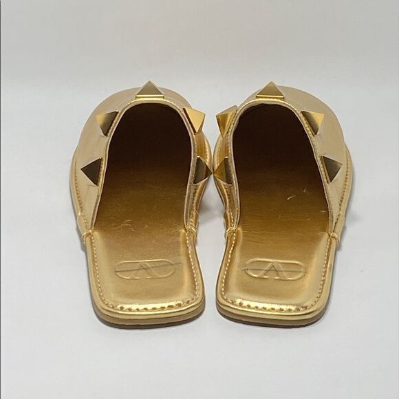 Valentino Garavani Roman Stud Metallic Leather Slippers - Picture 6 of 12